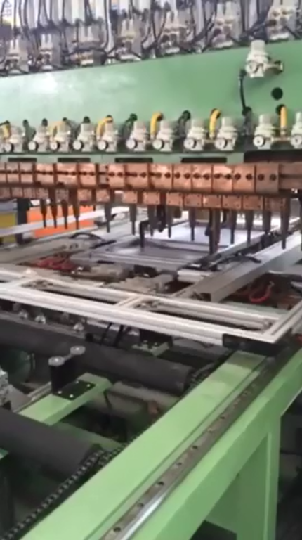 谷物烘干機側板加強筋自動焊